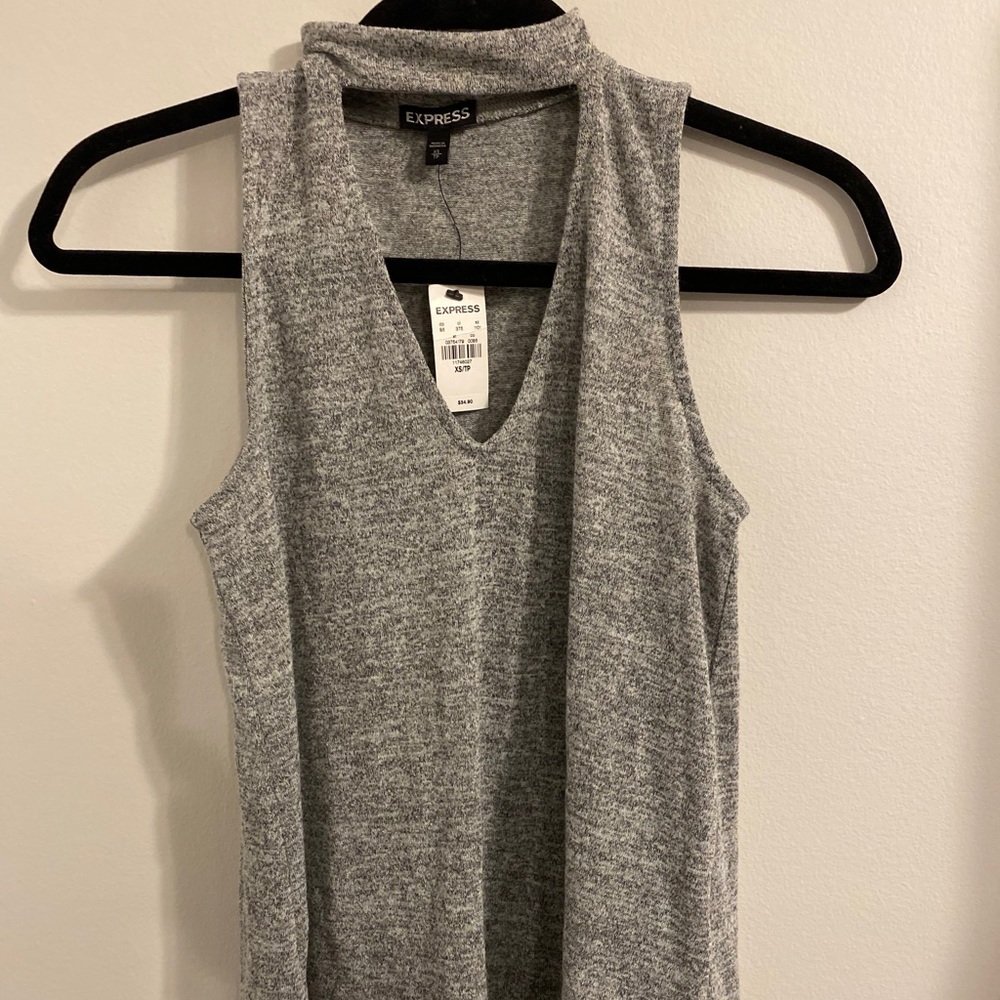 NWT Express cutout top